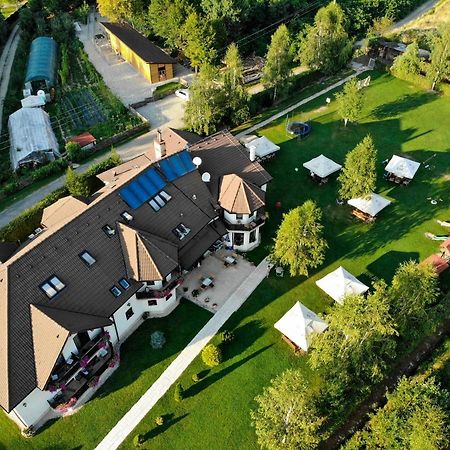 Natura Family Resort Avrig Bagian luar foto