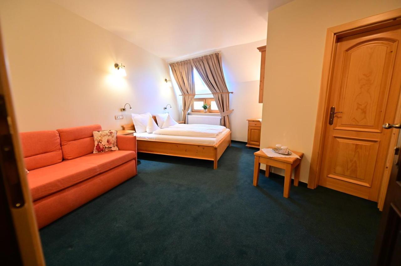Natura Family Resort Avrig Bagian luar foto