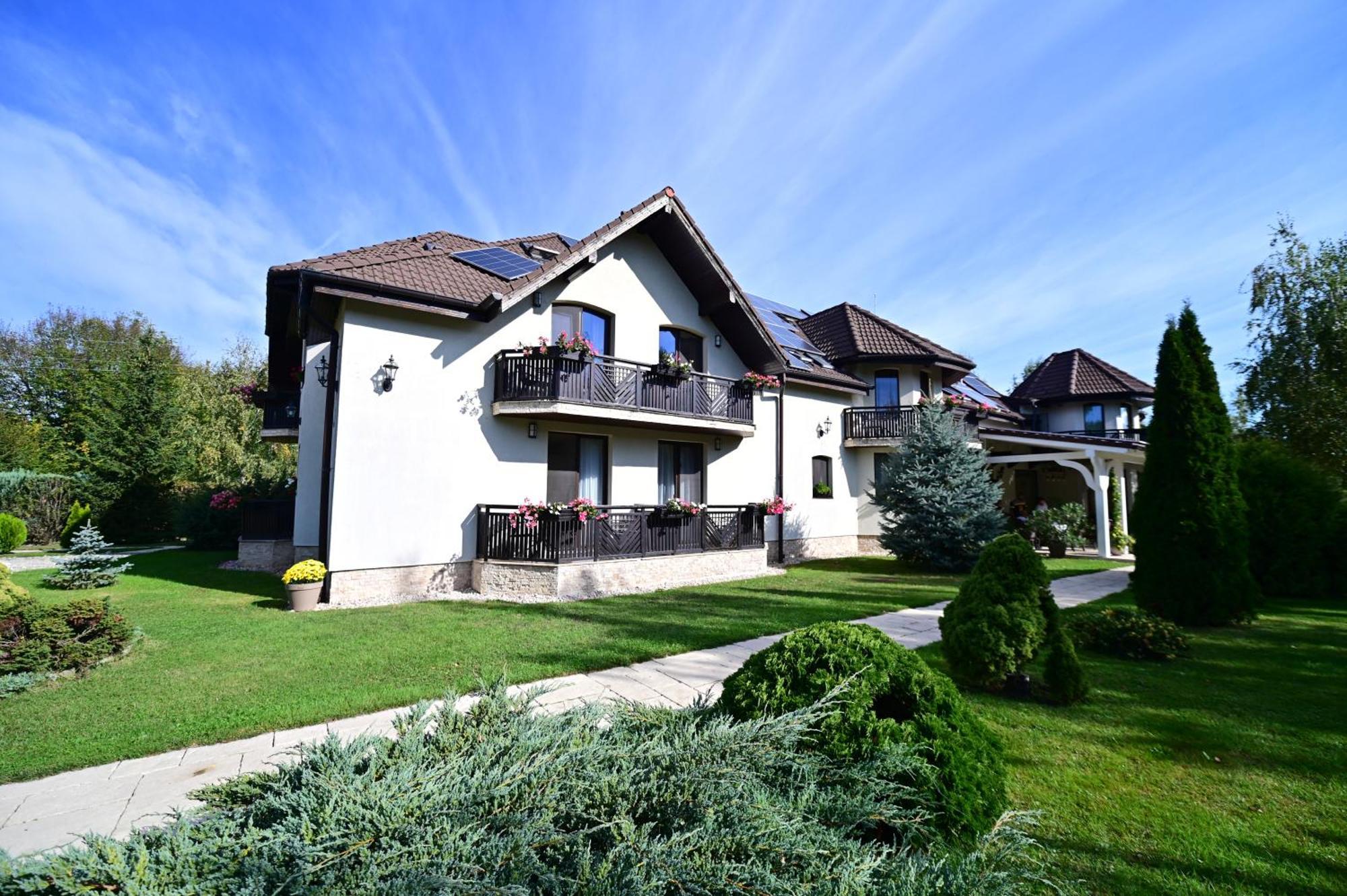 Natura Family Resort Avrig Bagian luar foto