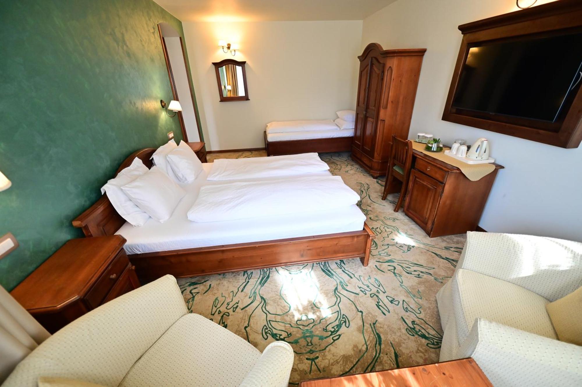 Natura Family Resort Avrig Bagian luar foto