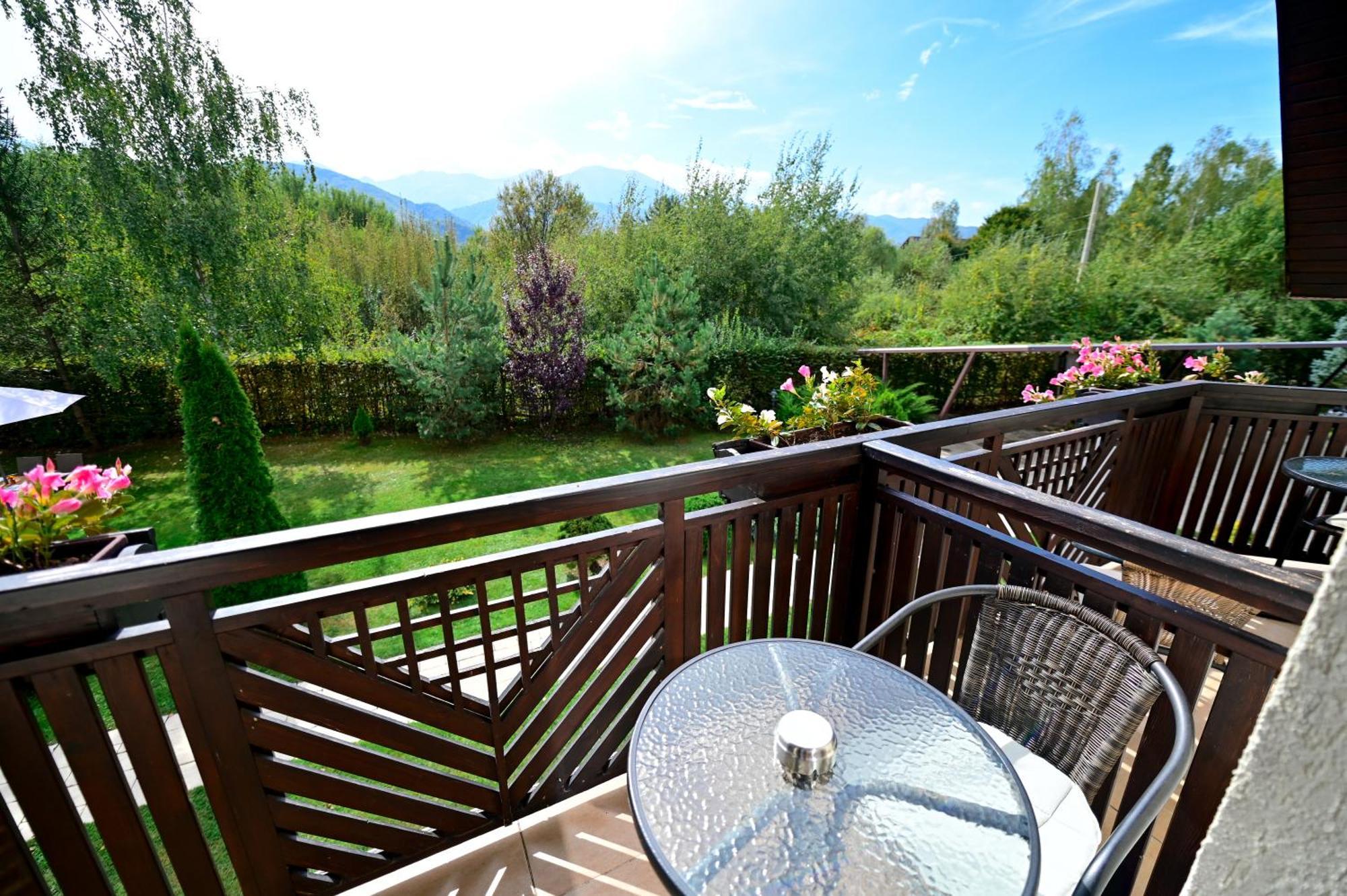Natura Family Resort Avrig Bagian luar foto