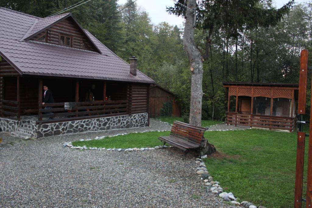 Natura Family Resort Avrig Bagian luar foto